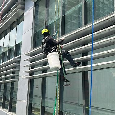 ChemLub_Services_Building_CleaningPainting_Facade_370x370_1