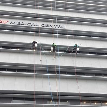 ChemLub_Services_Building_CleaningPainting_Glass_370x370_3