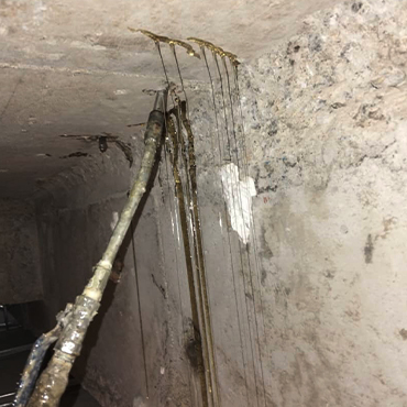 ChemLub_Services_WaterProofingSystem_PUinjection_370x370_1